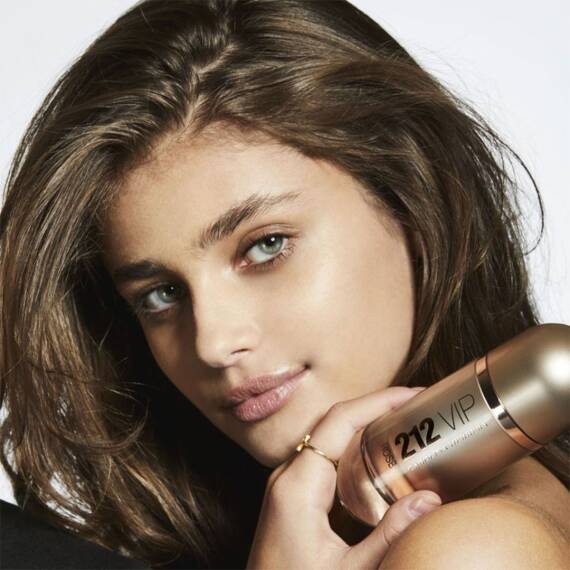 Carolina Herrera 212 Vip Rose Edp 50 Ml Kadın Parfüm - 4